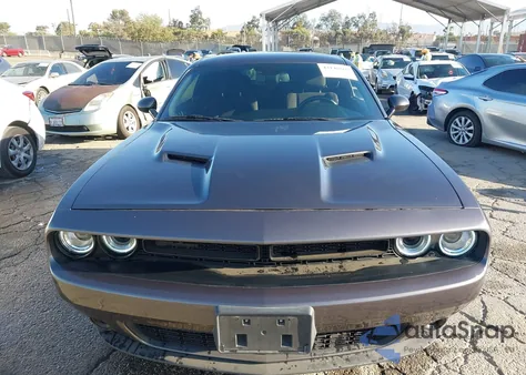 2021 Dodge Challenger Sxt z USA, uszkodzony, nr VIN 2C3CDZAG2MH573716